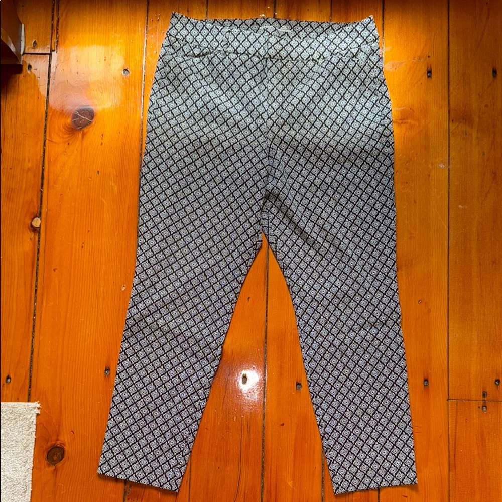 Women's Old Navy Pixie Black and White Patterned Pants
